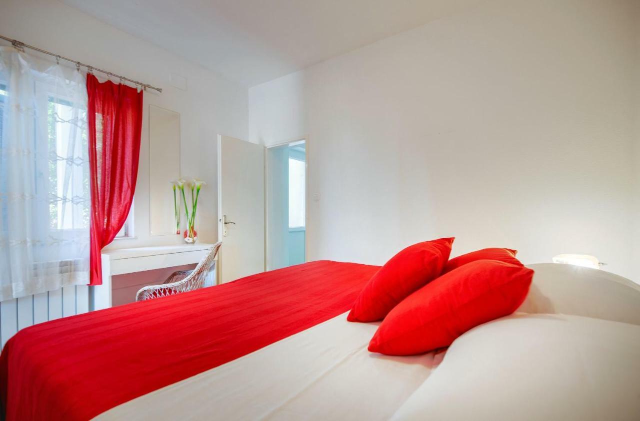Apartament Cozy New Flat For 2 Or 3 Hvar Town Zewnętrze zdjęcie